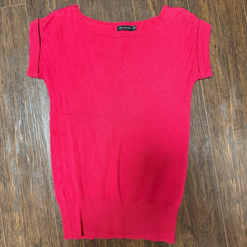 THE LIMITED RED CUFFED SHORT SLEEVE LIGHTWEIGHT SWEATER
